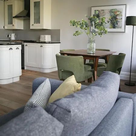 Harlow 2, Deluxe 2 Bedroom *